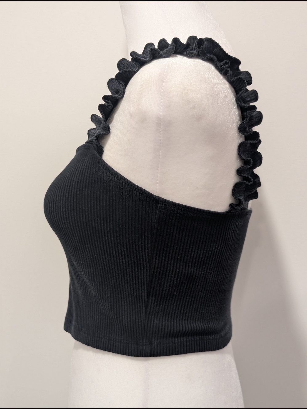 Sunday Best Black Ribbed Crop Top with Ruffled Straps - Picture 7 of 12